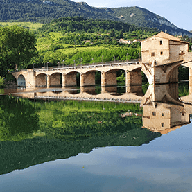 images/visuel_textual/destination-populaire-millau.png