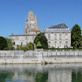 images/visuel_textual/destination-populaire-saintes.png