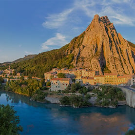 images/visuel_textual/destination-populaire-sisteron.jpg